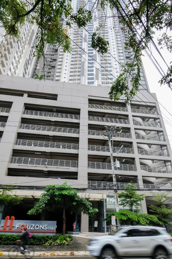 Ezeniel'S Place At Horizons 101 Condominium Cebu Stadt Exterior foto