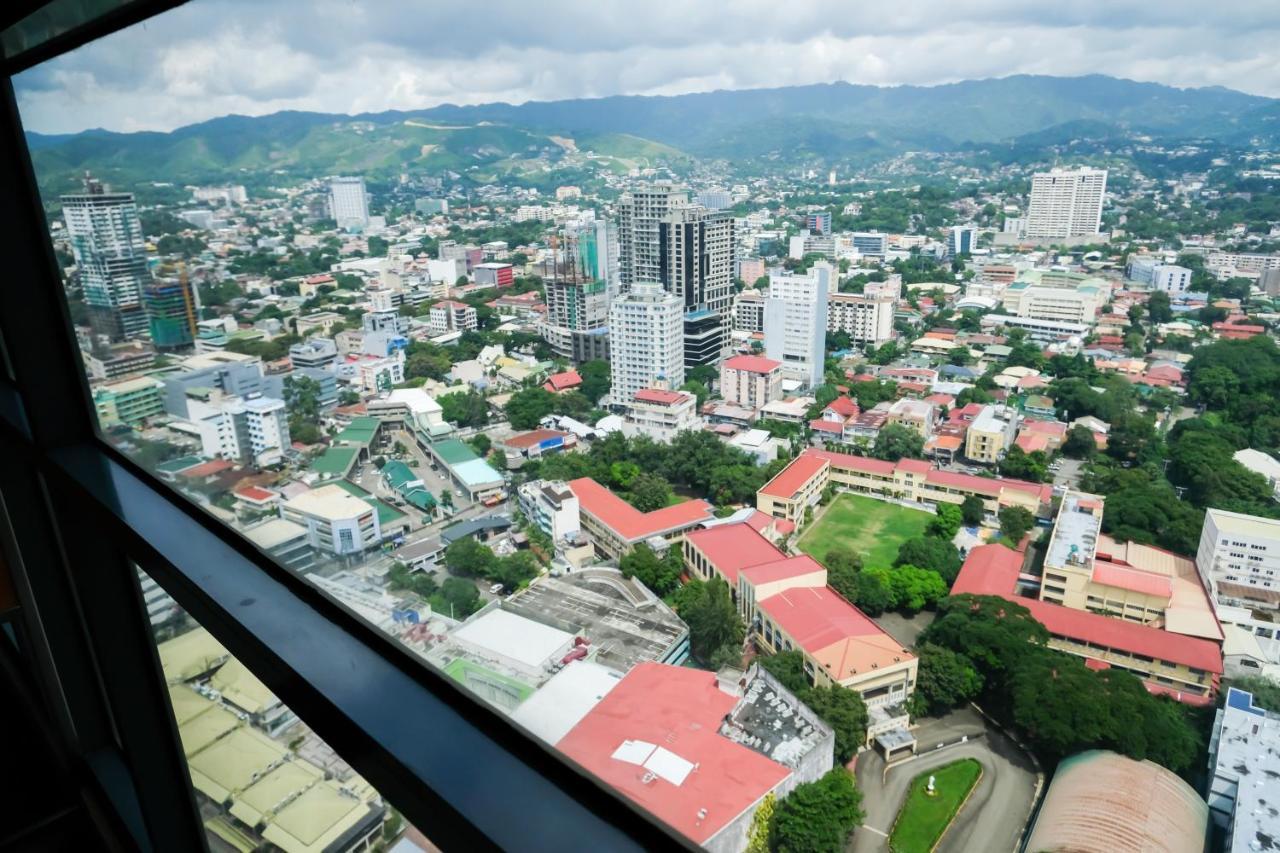 Ezeniel'S Place At Horizons 101 Condominium Cebu Stadt Exterior foto